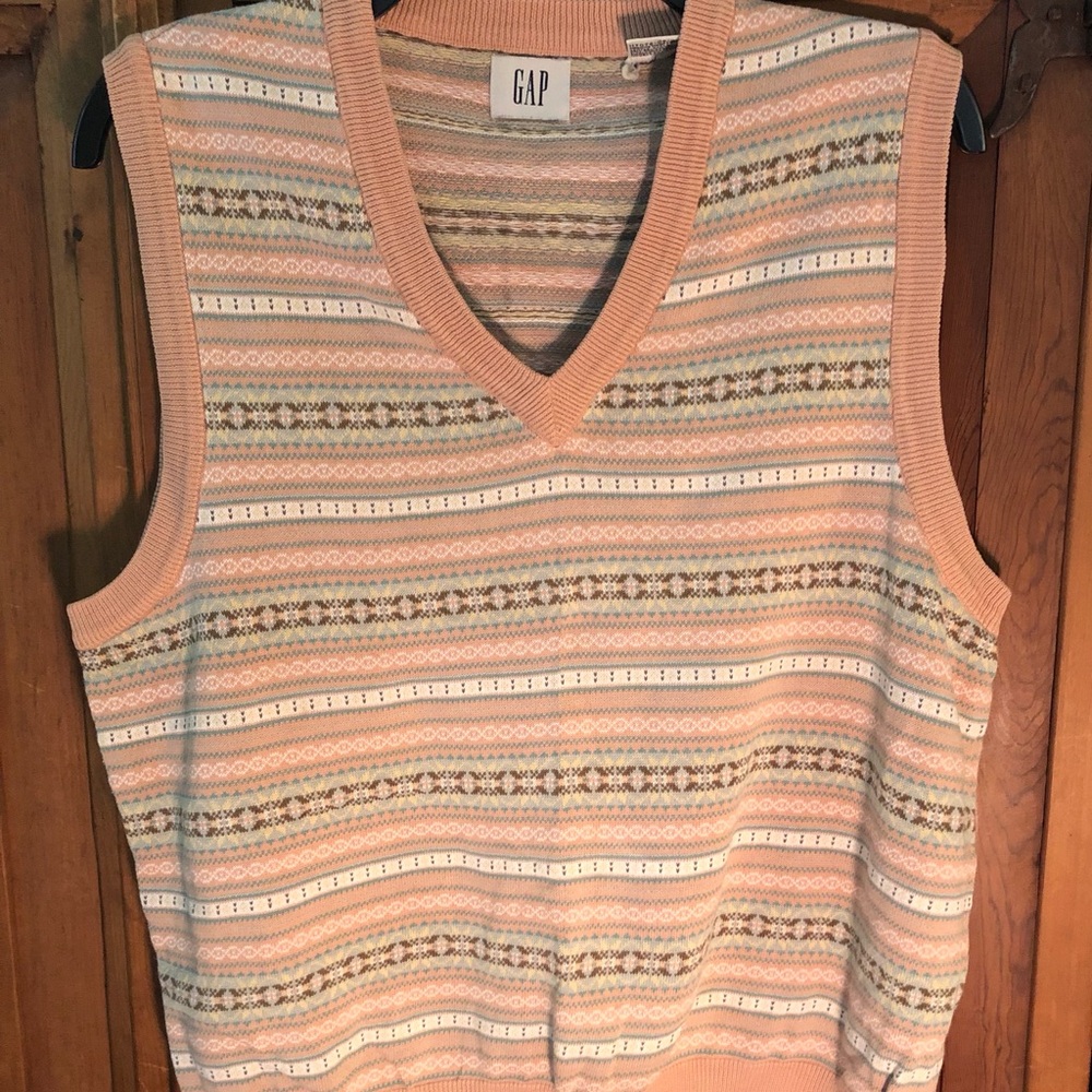 Vintage GAP Women's Patterned Knit Sweater Vest - Peach and Cream
